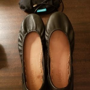 TEIKS MATTE BLACK BALLET FLAT SIZE 6 NEW WORN ONCE